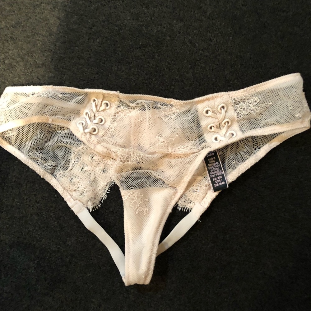 Matching underwear to bra